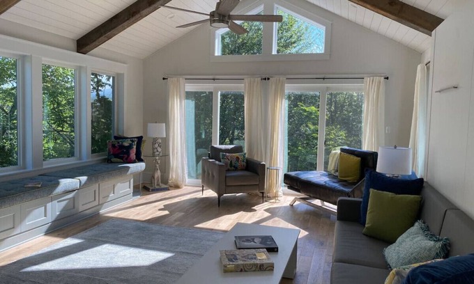 Harpers Ferry House | Riverview Suite at La Soledad