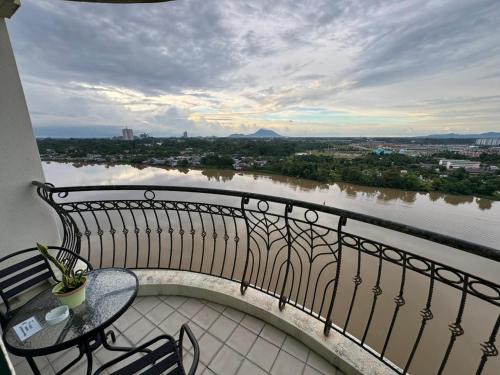 Kuching Apartment | Riverview Vintage Home 8pax Kuching