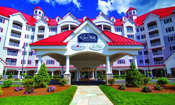 Lincoln Hotel | RiverWalk Resort at Loon Mountain