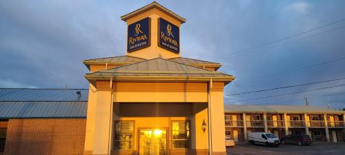 Gananoque Hotel | Riviera Inn And Suites 1000 Islands