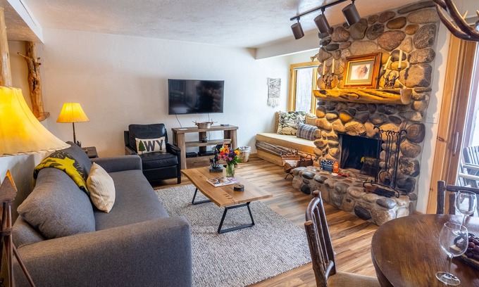 Teton Pines Condo | RMR: Cedars 1412 Condo in The Aspens/Wilson, WY