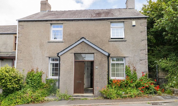 Askam-in-Furness Cottage | ROANVIEW COTTAGE, family friendly, with open fire in Askam-In-Furness