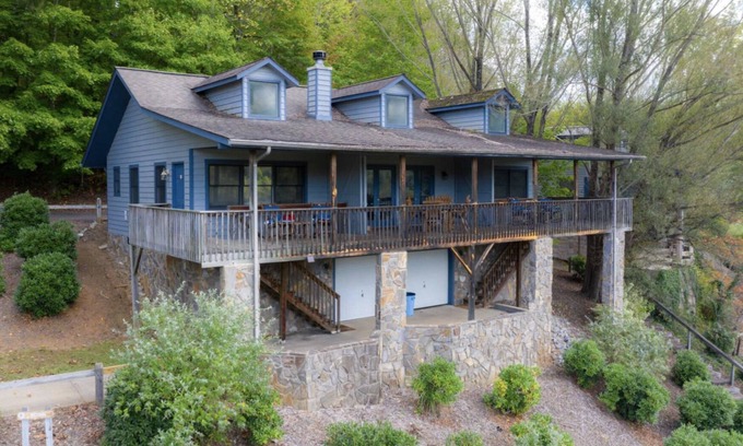 Canton House | Robin at Springdale: Resort Villa with Golf and Pool Access!