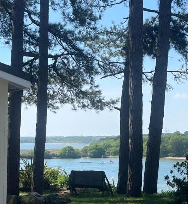 Hamworthy House | Robins Lodge by the sea