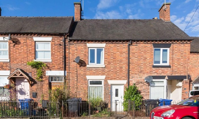 Rocester House | Rocester Rest - Near to JCB+Alton Towers, Netflix