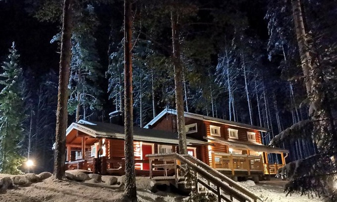 Kangasniemi Villa | Rock and Lake