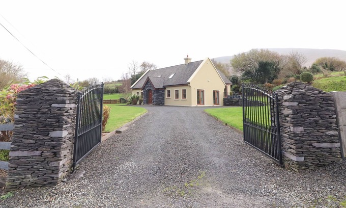 Beaufort Cottage | ROCKLANDS HOUSE, pet friendly in Beaufort, County Kerry