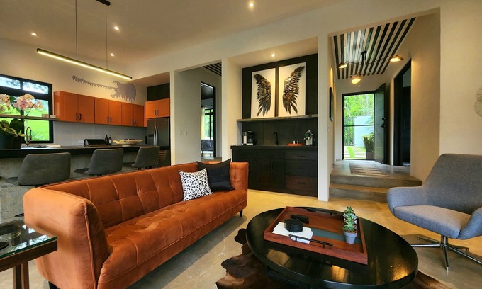 Canton Tilaran House | ROCKSTAR! modern luxury lake view home.
