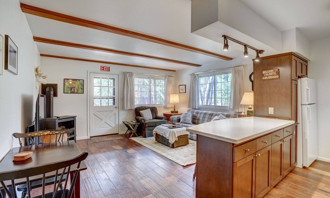 Estes Park Condo | Rocky Mountain Riverside Escape; 1 Mile to Park