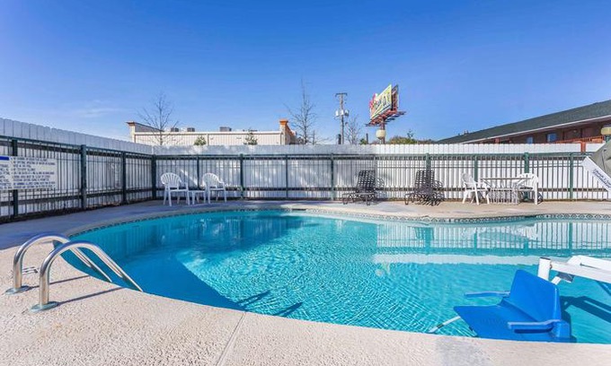 Gracewood Hotel | Rodeway Inn by Choice Properties