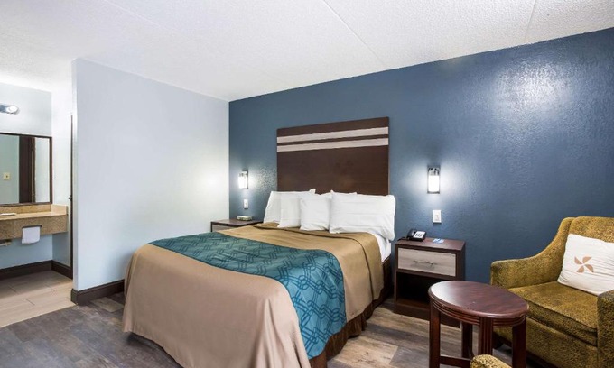 Winslow Hotel | Rodeway Inn Hammonton
