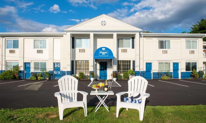 Middletown Hotel | Rodeway Inn Middletown - Newport