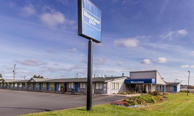 North Canton Hotel | Rodeway Inn Near Hall of Fame