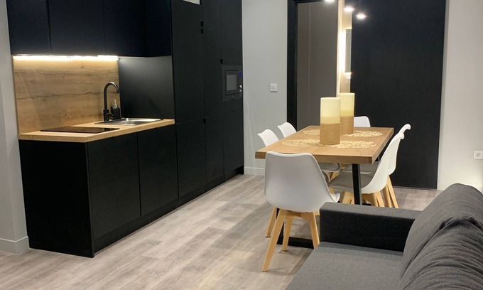 Centro Apartment | Rodillo By LixLoft en el Centro y cerca de la Gran Vía