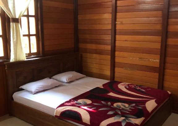Mertoyudan Hotel | Roemah Kayu Saragan Syariah Magelang Mitra RedDoorz