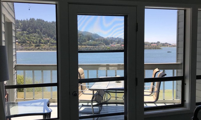 Gold Beach Condo | Rogue River Condo - Alluring Views, Fisherman's Paradise