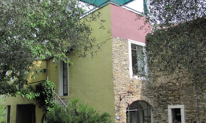 Dolcedo House | Romantic apartment in the olive grove (1,000 sqm) - PARKING space on the property