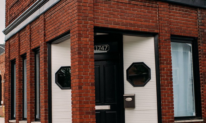 Fort Wayne House | Romantic Brick Hearth - entire building near DTFW!