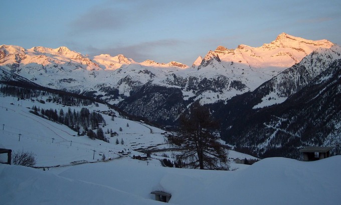 Frachey Ski Chalet | Romantic cabin in stone for 6 persons with spectacular views of Mount Rose