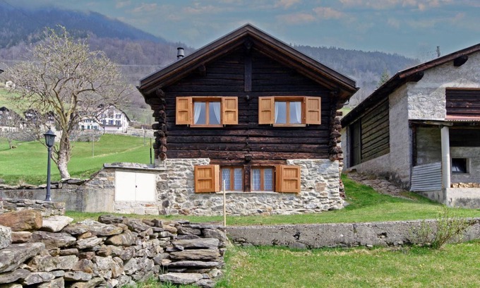 Osco Apartment | Romantic Chalet in the Leventina Mountains (Romantic Chalet)