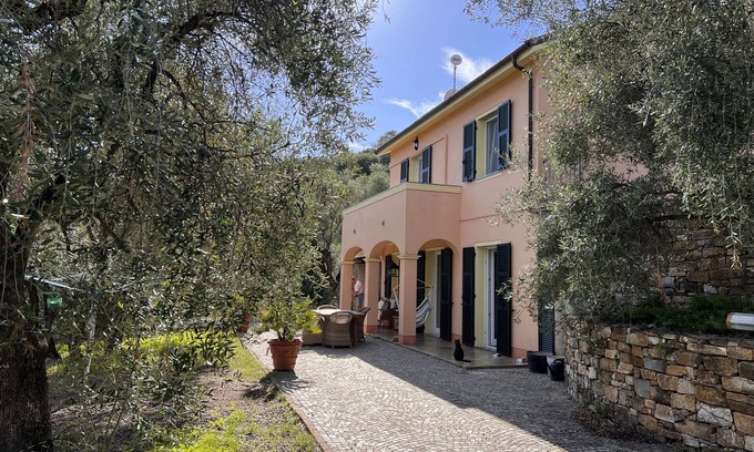 Civezza House | Romantic country house in an olive grove - 5 min. drive to the sea