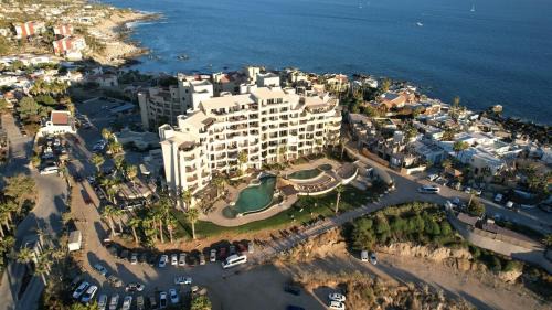 Cabo Bello Apartment | Romantic Escape with view of the iconic Cabo arch!