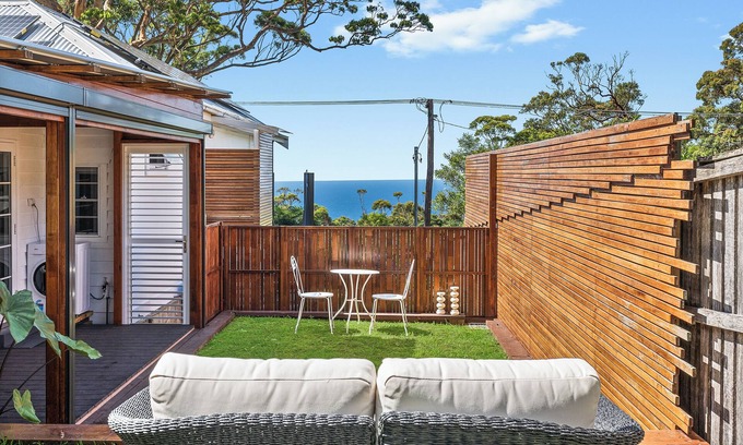 Stanwell Tops Apartment | Romantic Garden View 1 bed Apartment with Ocean Views @ Stanwell Tops