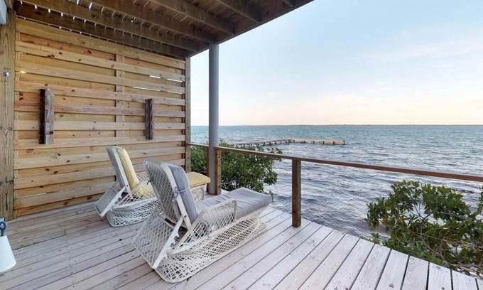 Thatch Caye House | Romantic Oceanfront Cabana w/En-Suite Bath, A/C, & Incredible Ocean Views