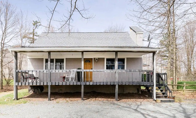 Long Pond Cottage | Romantic Pet Friendly Cottage