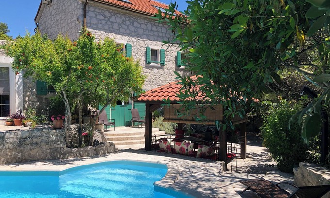 Bacina Villa | Romantic Stone House for family & couples near Dubrovnik and Split