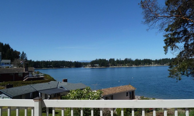 Grapeview House | Romantic Stretch Island Waterfront View Cottage w/Hot Tub and Easy Beach Access