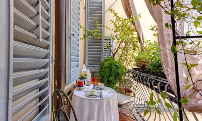 Sant' Ambrogio Apartment | Romantic Suite Home