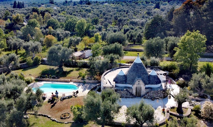 Ceglie Messapica Villa | Romantic trullo with private pool surrounded by nature