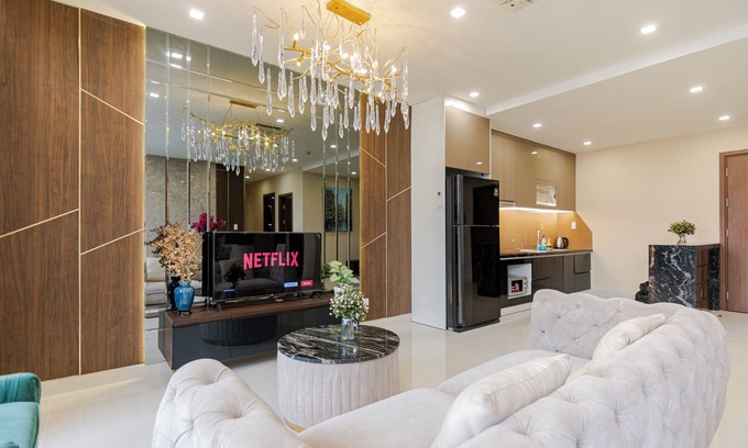 Bach Dang Riverside Apartment | Romantic luxury/modern Europeandesign/HCMC/buivienstreet/D4/D1