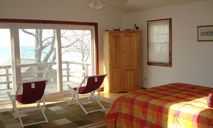 Tilghman House | Romantic Waterfront Cottage with Amazing Sunsets