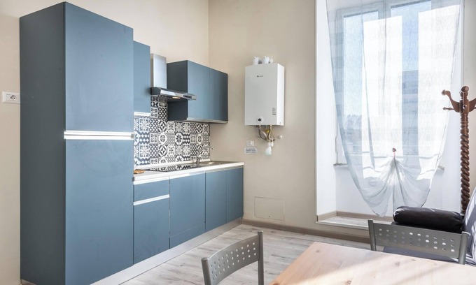 Pigneto House | Rome Termini Caesar Coulour Suite