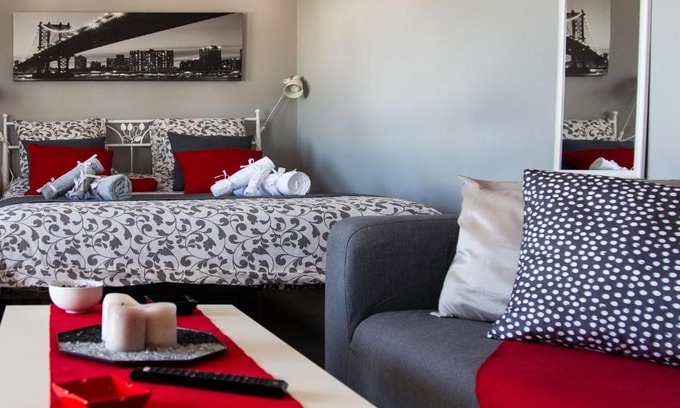 Aigaleo Apartment | 'Romeo & Juliet' Cozy Apartment With Breathtaking View