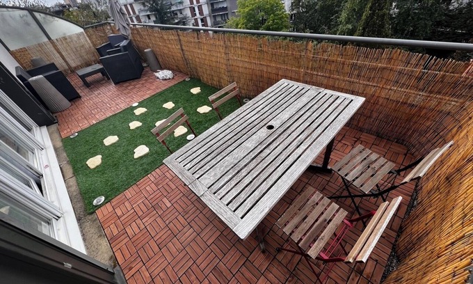 Le Kremlin-Bicetre Apartment | Rooftop Avec 3 Chambres, 90m2 Terrasse, vue Paris/tour Eiffel . 5min du Métro7