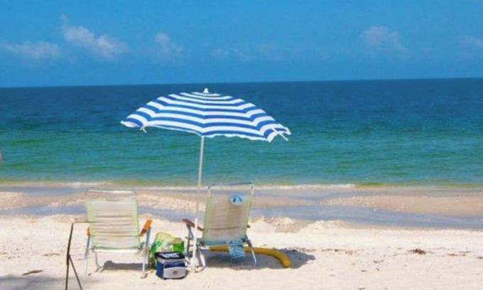 Vanderbilt Beach Condo | ROOFTOP POOL & STEPS TO VANDERBILT BEACH!