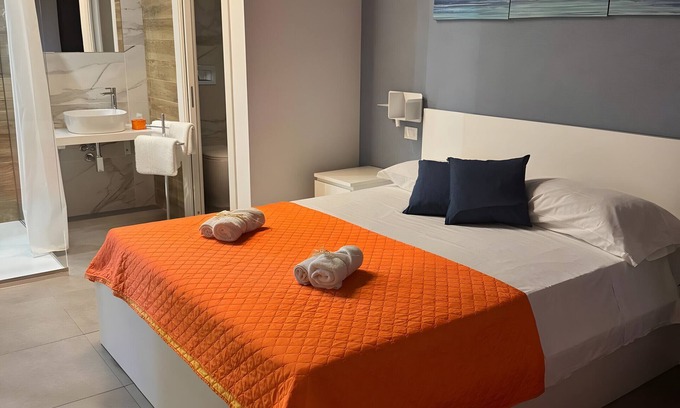 Marzamemi Apartment | Room 104 at 'Le Saline Rooms Marzamemi' Wi-Fi and Air Conditioning