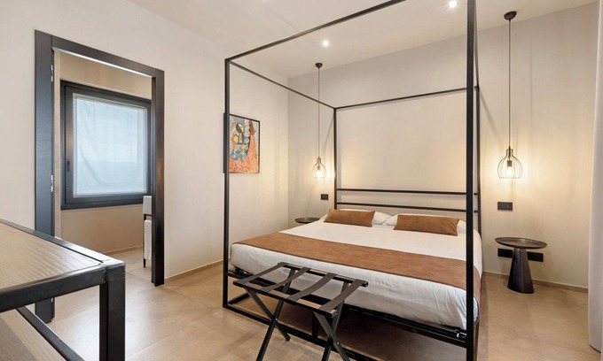 Castelnuovo del Garda Apartment | Room 'Agr Casa Pezzo Doppia 1 Piano' with Shared Pool, Wi-Fi and Air Conditioning