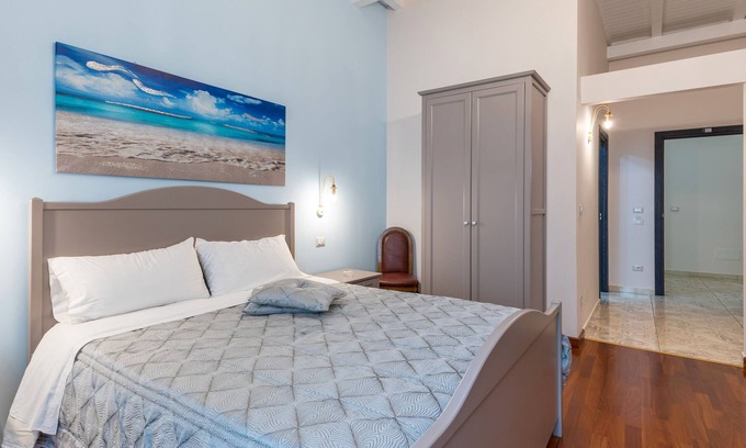 Licata Apartment | Room 'Al Duomo - Suite' with Shared Terrace, Wi-Fi and Air Conditioning