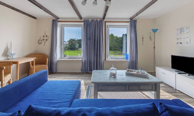 Barlt Apartment | Room 'Das Möwennest' with Shared Terrace and Shared Garden