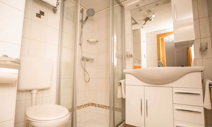 Schoerfling am Attersee Apartment | Room de luxe 2 - Pension KNOLL am Attersee