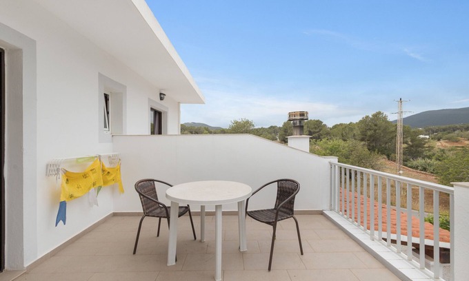 Es Figueral Beach Apartment | Room 'Doble - 3' with Mountain View, Wi-Fi and Air Conditioning