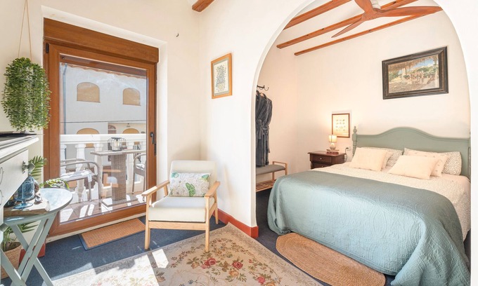 Alcublas Apartment | Room 'Habitacion 1A' with Shared Pool, Private Garden and Wi-Fi