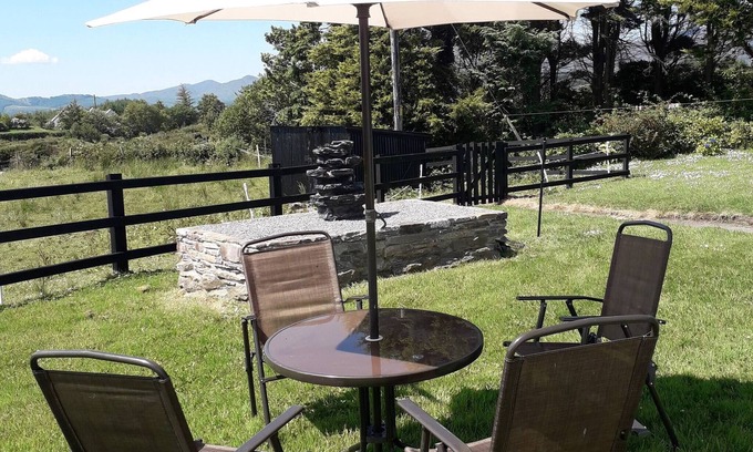Sneem House | Room in Apartment - 1 Bedroom In A Homely Home With A Lovely Farm