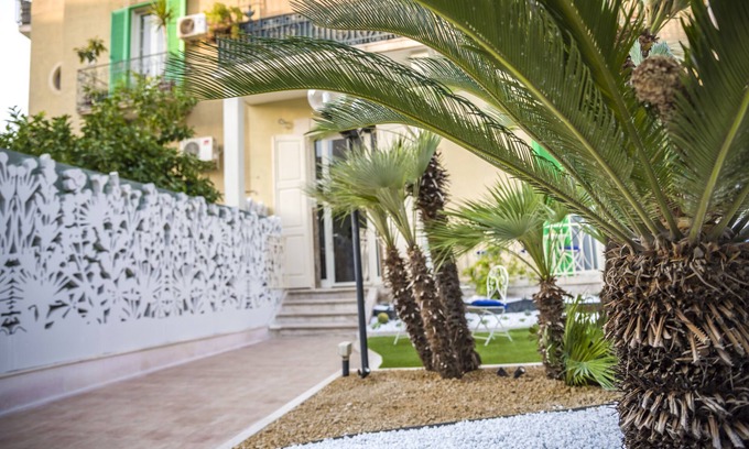 Giovinazzo House | Room in B&B - Triple Room in B&b - a Stone's Throw From the sea