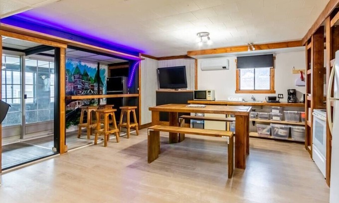 Les Rivieres Apartment | Room in the Heart of the City
