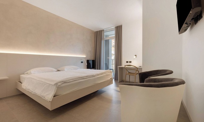 San Zeno di Montagna Apartment | Room 'Laguna Junior Suite' with Shared Terrace, Wi-Fi and Air Conditioning